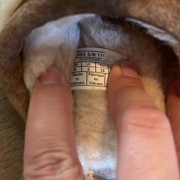 Ugg Fluffette Slippers - Picture 3 of 4